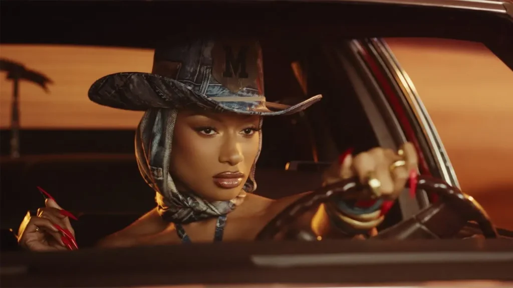 Kali Uchis e Megan Thee Stallion lançam single e clipe; confira "Whenever"