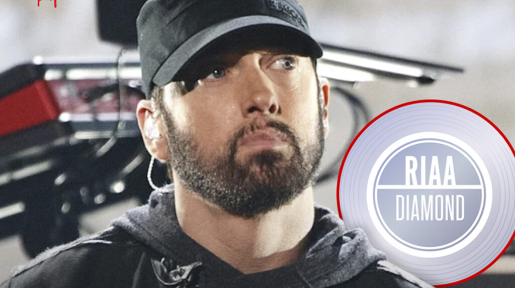 Eminem é o único rapper a ter 3 álbuns com certificação diamante