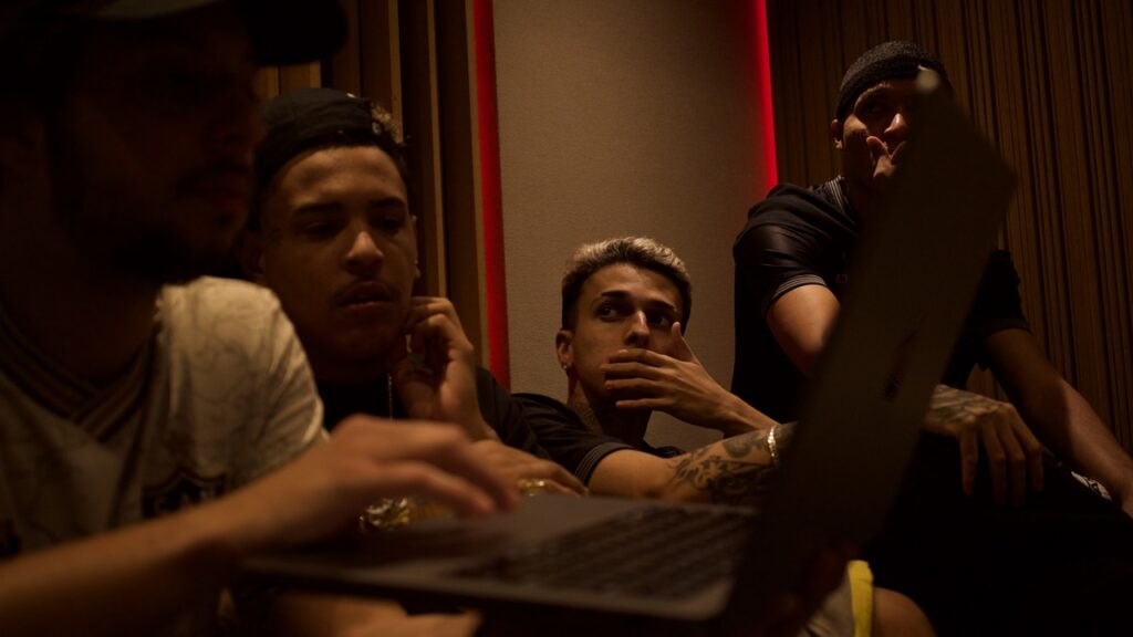 Reunindo grandes nomes da cena do rap nacional, Symphonic promove songcamp em parceria com o Cobras