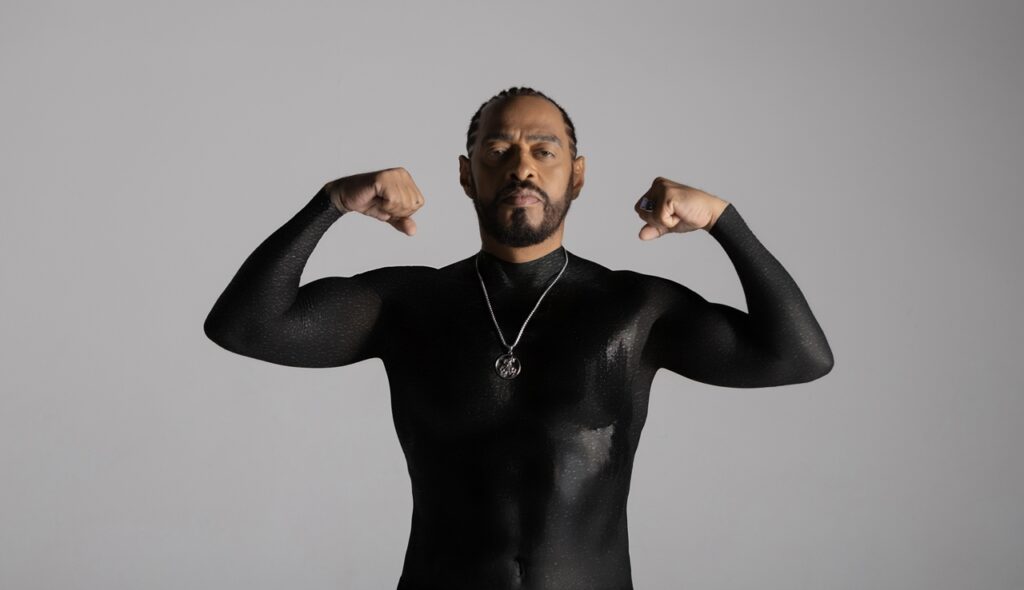 Thaíde lança álbum "Corpo Fechado, Mente Aberta" com participações de Djonga, MV Bill, Caju & Castanha e mais