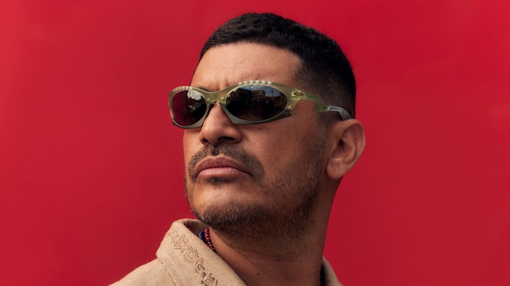 Criolo comemora 50 anos com turnê, discos inéditos, livro e parcerias internacionais