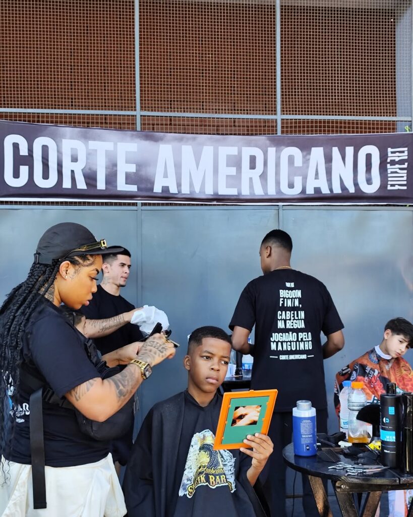 Filipe Ret e Chris Beatz Realizam Ação Social em Manguinhos