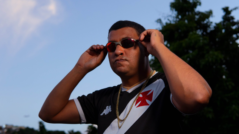 MC Rafinha lança EP “Mundo de Cria” exaltando a potência da favela