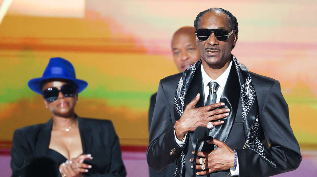 Snoop Dogg é homenageado com "Ultimate Icon" no BET Awards