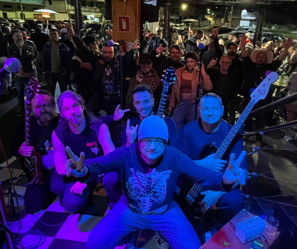 Celebre com estilo e animação no Arraial do Rock Planalto!