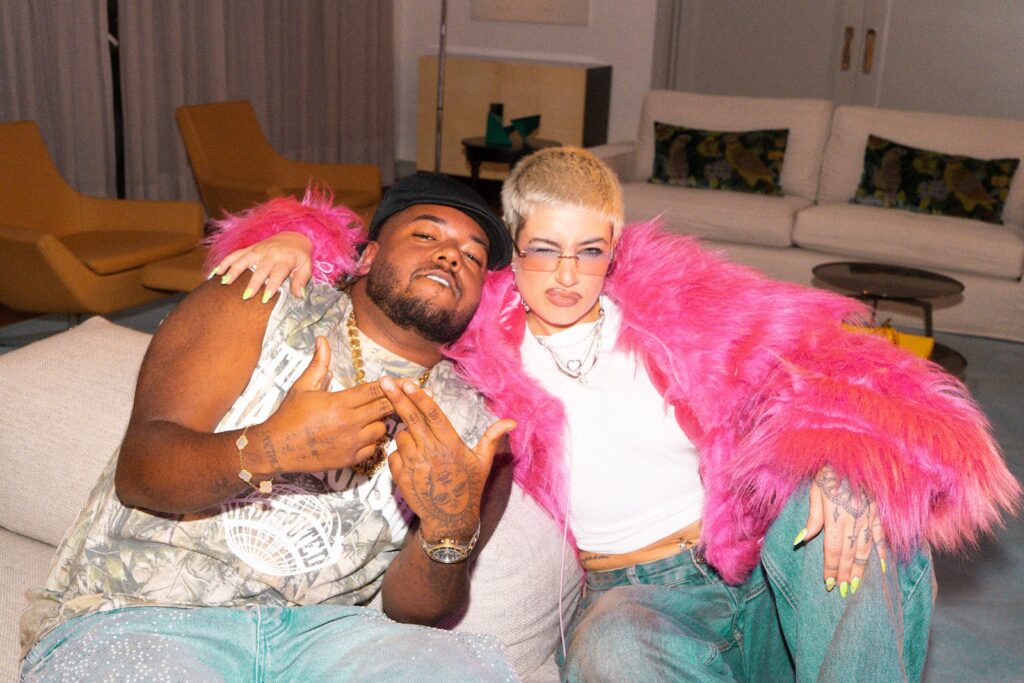 Clau e Vulgo FK lançam "Replay", single que une R&B e Reggaeton em parceria inédita