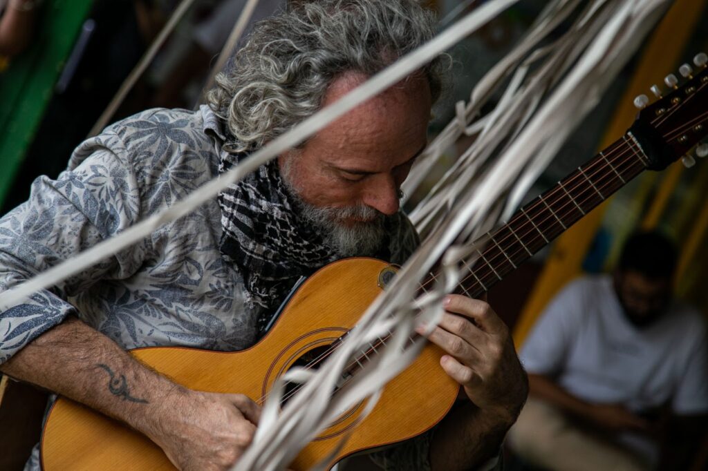 Duo Palco-Céu leva música instrumental autoral às escolas públicas do DF