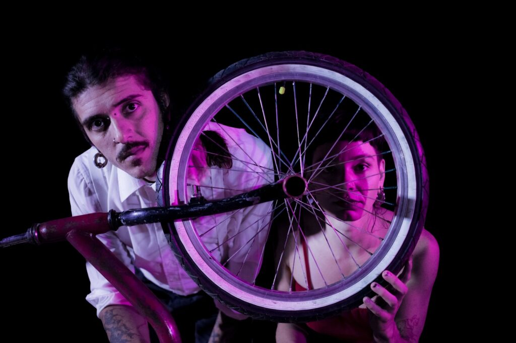 Espetáculo “O Novo Anormal” estreia na Vila Telebrasília com entrada gratuita