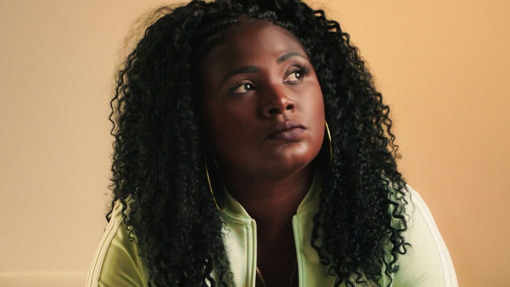 Kmila CDD monta seu “Quebra-Cabeça” e reafirma o protagonismo feminino no rap nacional