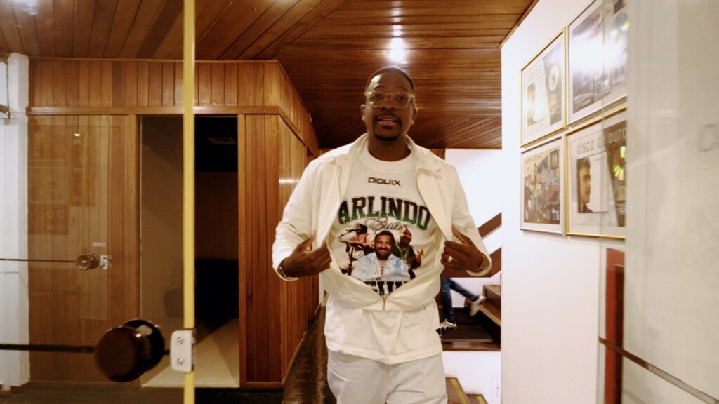 Mumuzinho disponibiliza minidocumentário sobre a gravação do single "Arlindo Luz", em homenagem a Arlindo Cruz