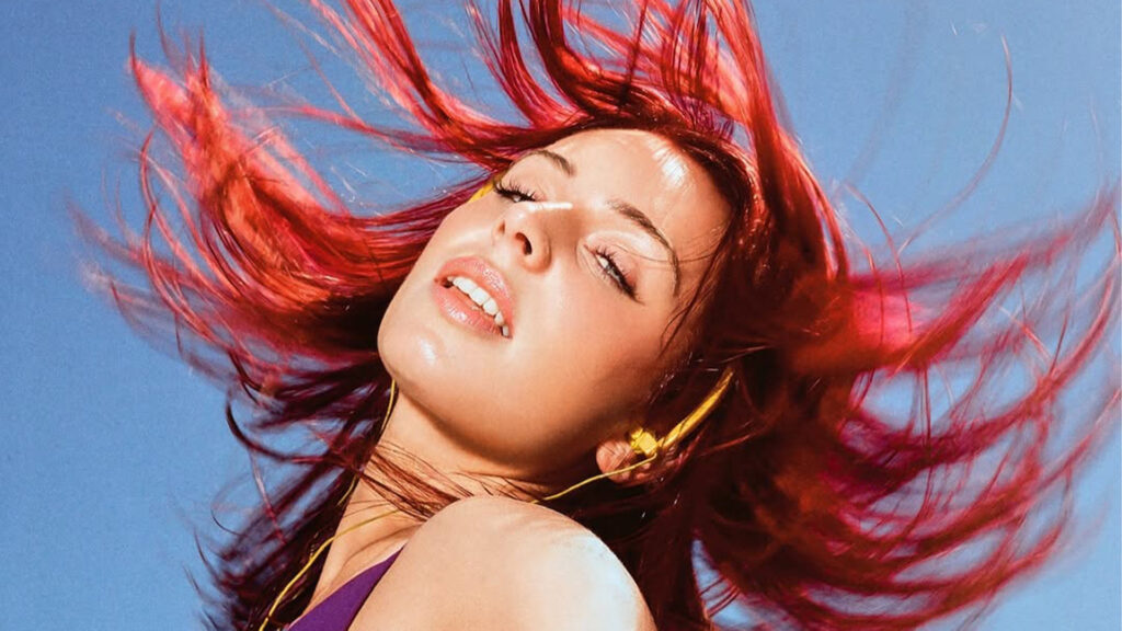 Revelação de 2025, Rose Gray fala com Papelpop e descobre a relação dela com “Tapinha” do Furacão 2000