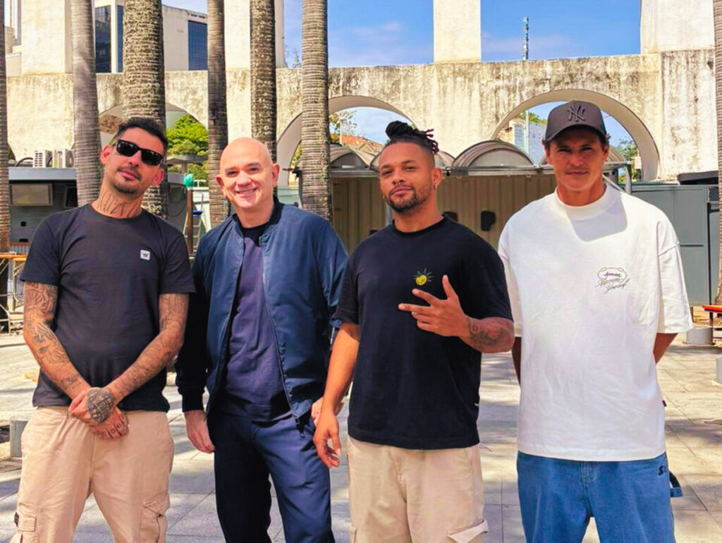 Oriente assina contrato de gestão de carreira com a Na Moral Produções