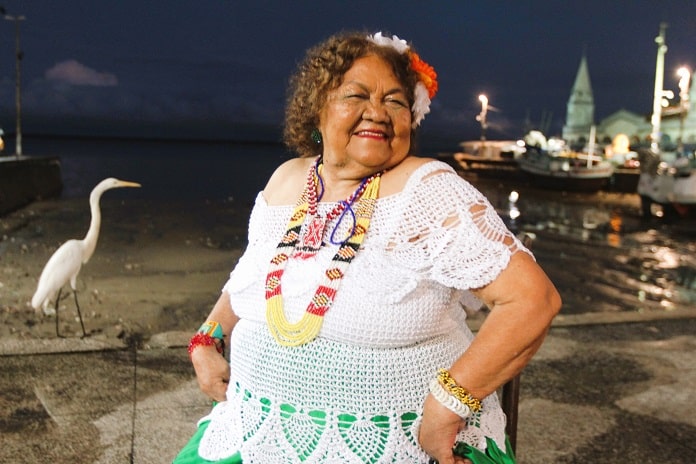 Dona Onete celebra seus 85 anos enaltecendo os ritmos paraenses em seu novo disco; ouça "Bagaceira"