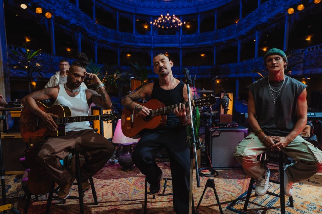 Oriente reúne gerações do rap em shows no Rio e em São Paulo