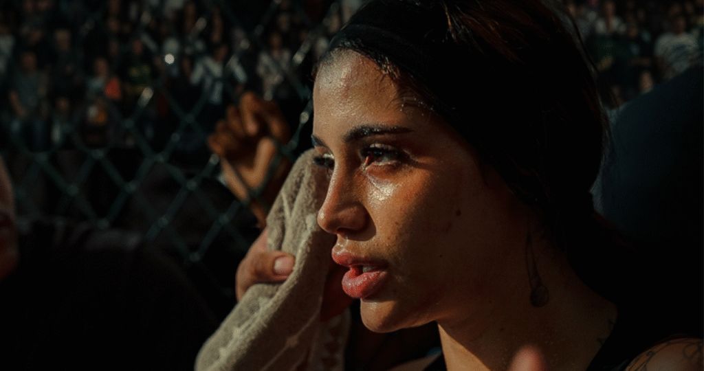 Azzy lança"MC de Batalha" e dá voz à resistência feminina no Rap • Rap Dab