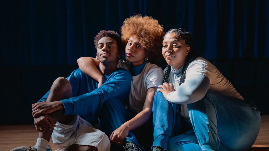 Erê Ayê reencanta o brincar ao unir mitologia afro-brasileira e infância contemporânea na Fábrica de Cultura Brasilândia