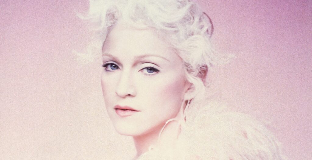 Madonna lança inédita “Right On Time” e anuncia que edição especial de “Bedtime Stories” chegará em novembro