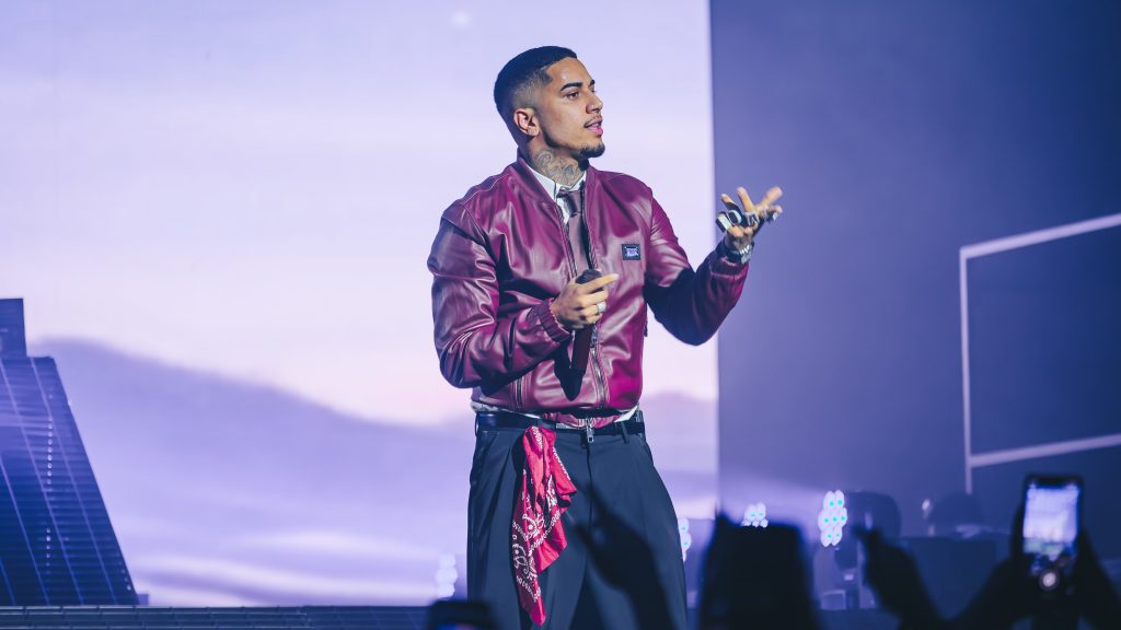 Após sequência de shows esgotados na EVOM Tour, Veigh chega a Florianópolis com apresentação no P12