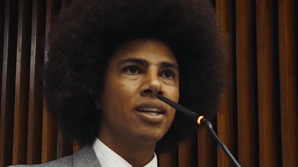 Deputado Renato Freitas Relata Vítima de Racismo em Briga de Rua em Curitiba