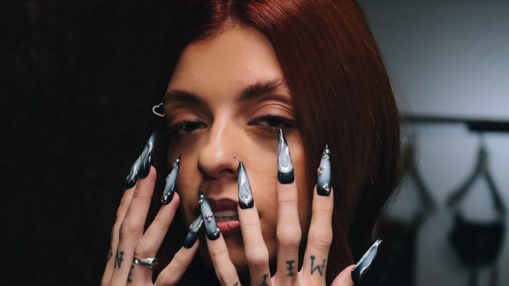 Dressa Lança Videoclipe de 'Marginal' com MC GP Mesclando Trap, Funk e Eletrônico