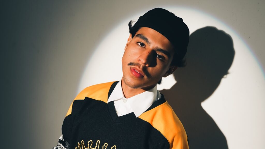 JOTTA R Mergulha em Fase Madura e Urbana com EP 'DESCULPE O EXAGERO MAS EU NÃO SEI SENTIR POUCO'