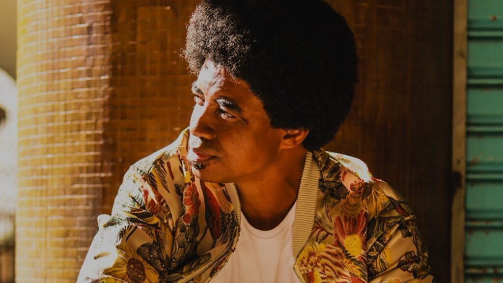 Roger Deff lança o single Força do Verso