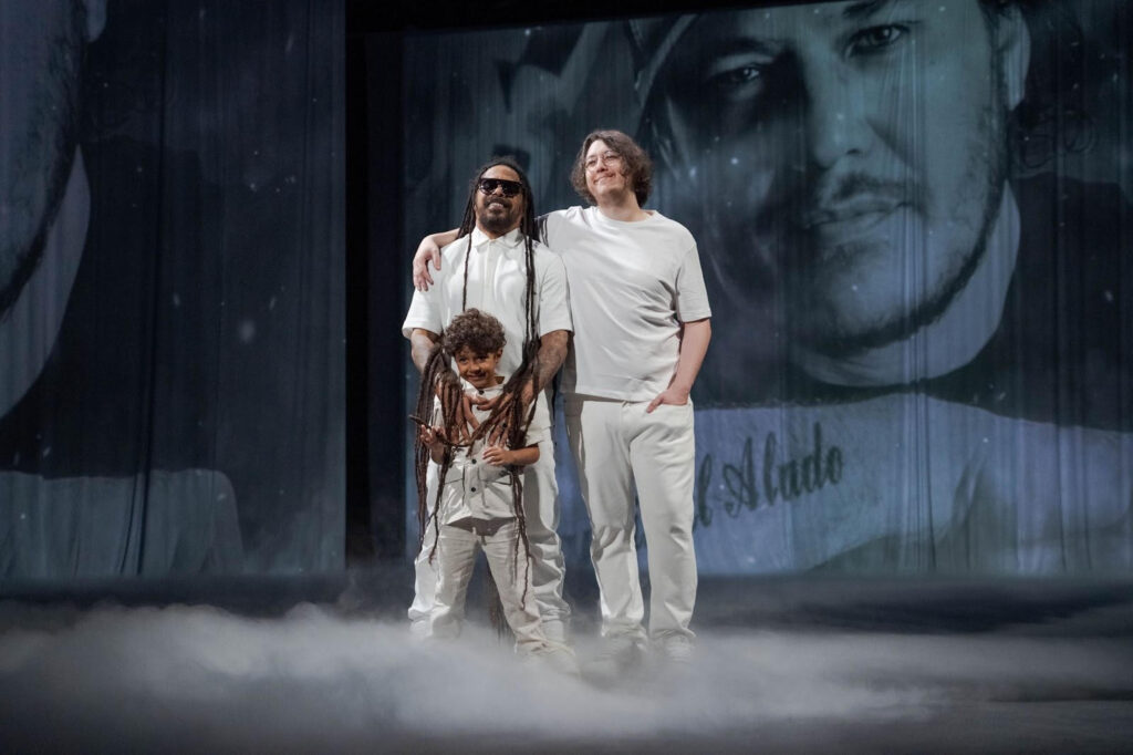 filhos de Marcelo Falcão e Chorão se unem em videoclipe emocionante