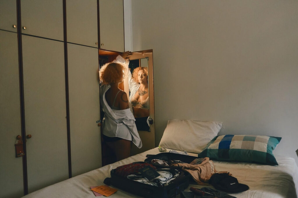 Adriana Santhi Comenta Seu Novo EP de Reencontro Criativo e Emocional