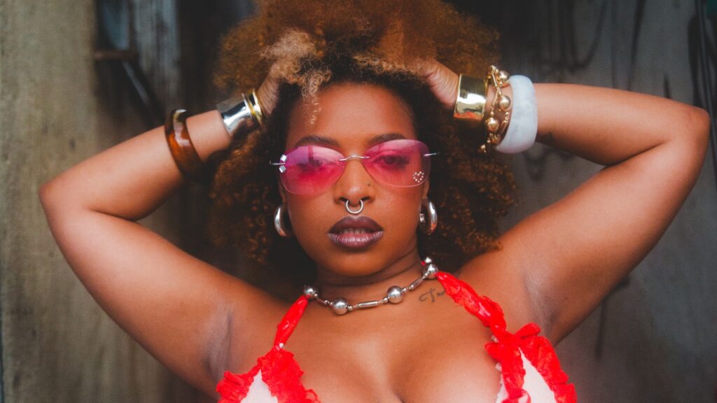 KING Saints convoca o bonde todo para a mixtape "Músicas para Marolar"