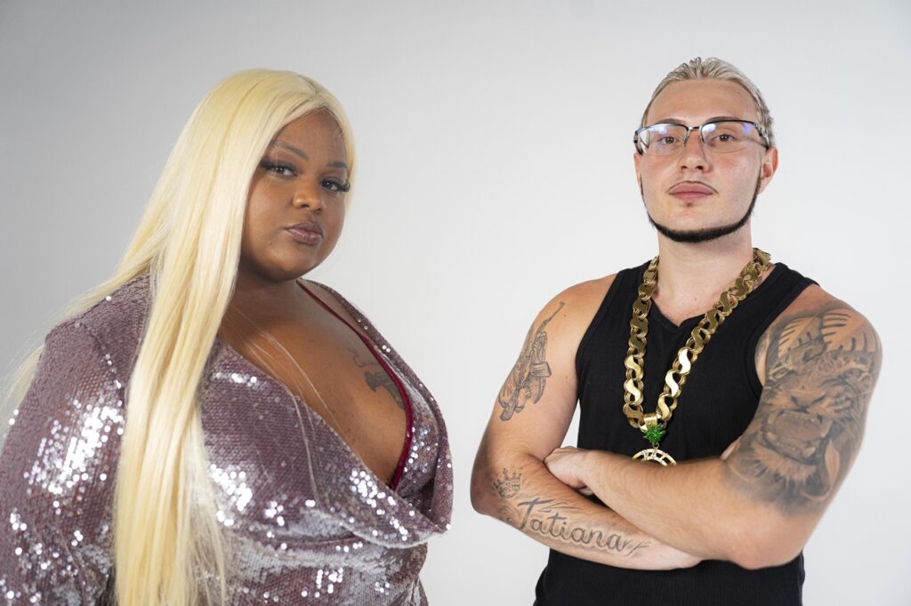 Puterrier e MC Carol Lançam Single e Clipe 'Vou Investir em Você' Aquecendo para o Novo Álbum
