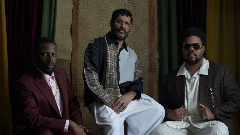 Criolo, Amaro de Freitas e Dino D´Santiago se unem em disco que celebra as raízes da língua portuguesa e união de culturas