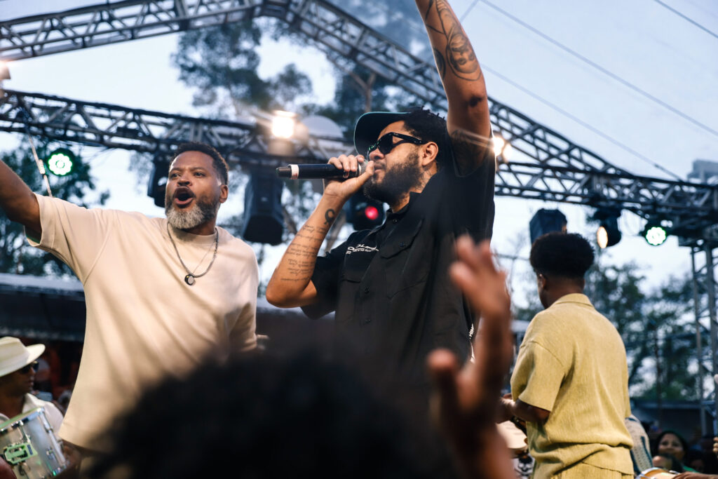 Emicida grava clipe de “Us Memo Preto Zica” com público no Quintal dos Prettos em São Paulo • Rap Dab