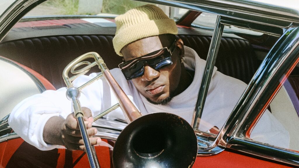 Joabe Reis mistura UK Garage, hip hop e música brasileira em seu novo disco "Drive Slow