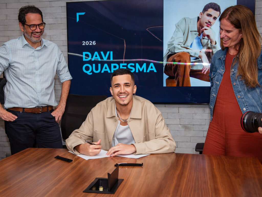 Davi Quaresma entre Fernando Cabral de Mello e Tati Cantinho