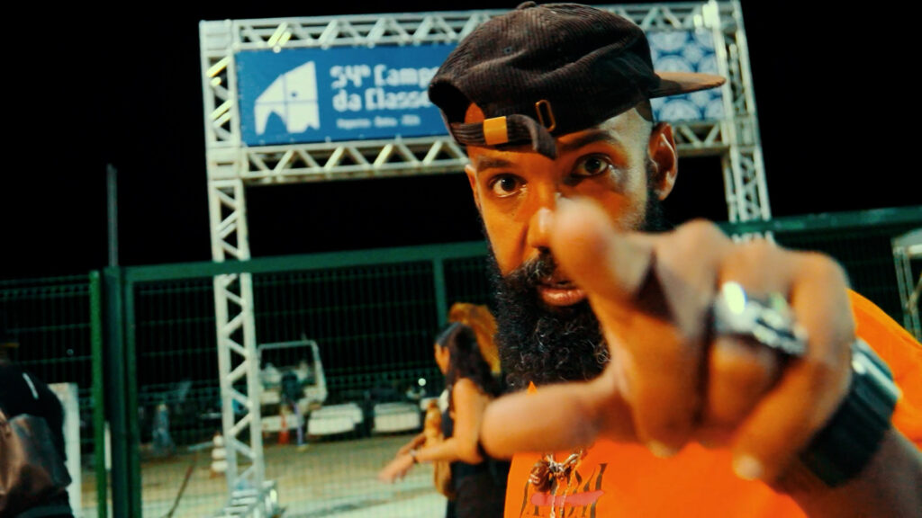 Russo Passapusso estreia série no YouTube com bastidores de turnês e encontros musicais