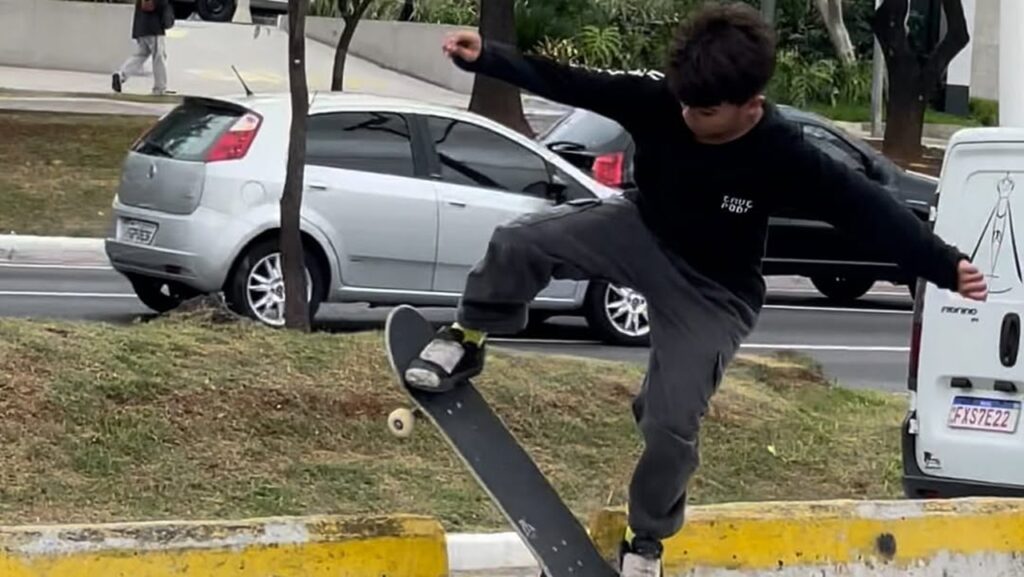 manobra pesada marca sessão de skate nas ruas de Sampa