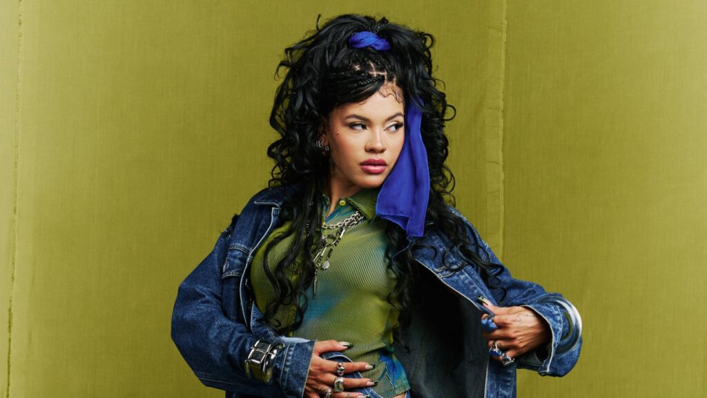 Amabbi mergulha em processo de transformação no álbum “Crisálida”