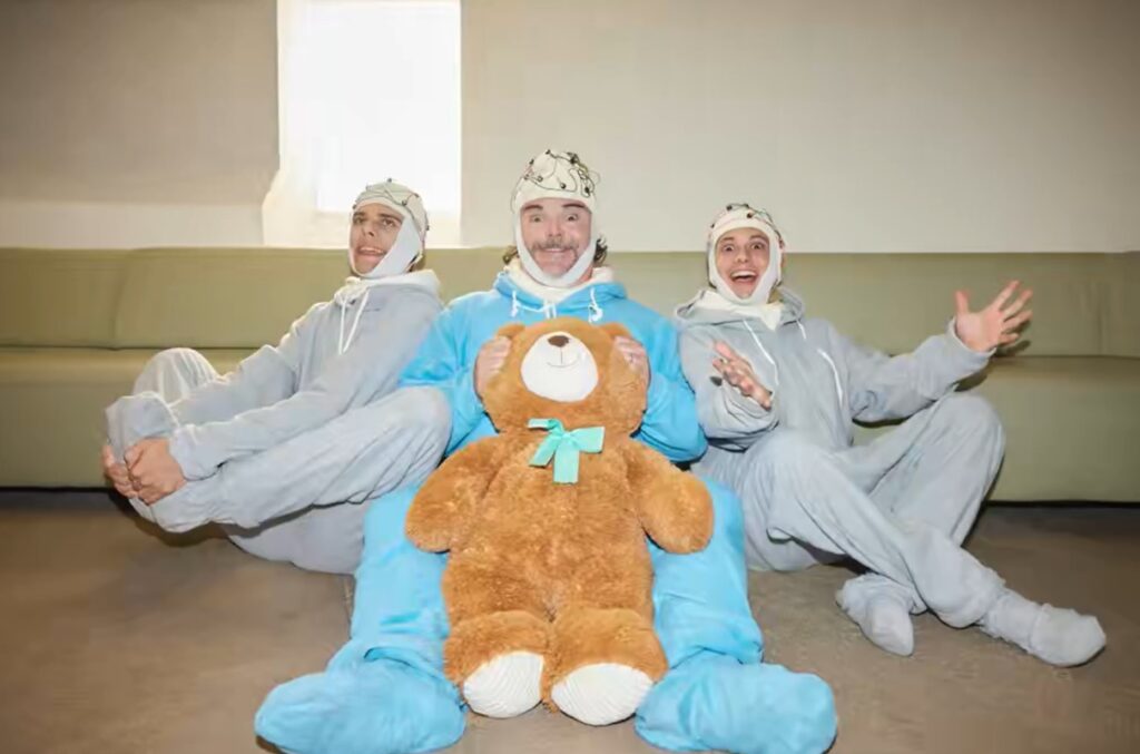 Jack Black se une a CA7RIEL & Paco Amoroso em parceria bizarra