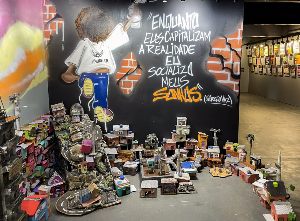 Museu da Cultura Hip Hop RS inaugura “Favelar”, exposição com a maior maquete de favela do Brasil