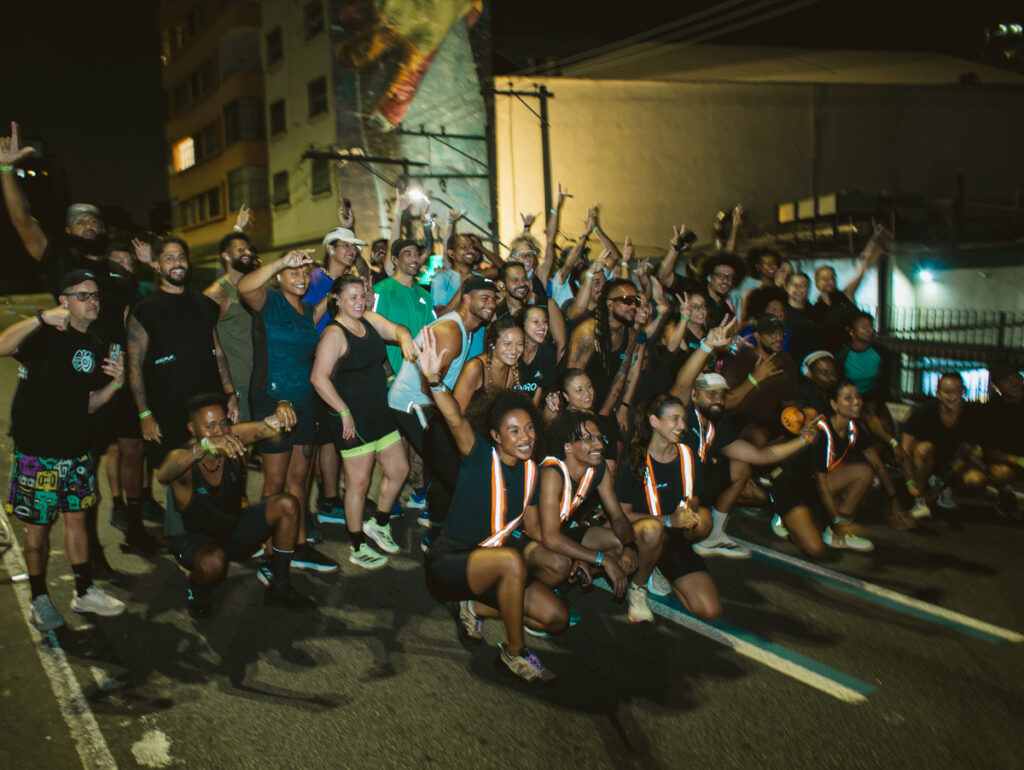 Participantes da MOVISOMOS com Rael (Crédito: @peroladutra)