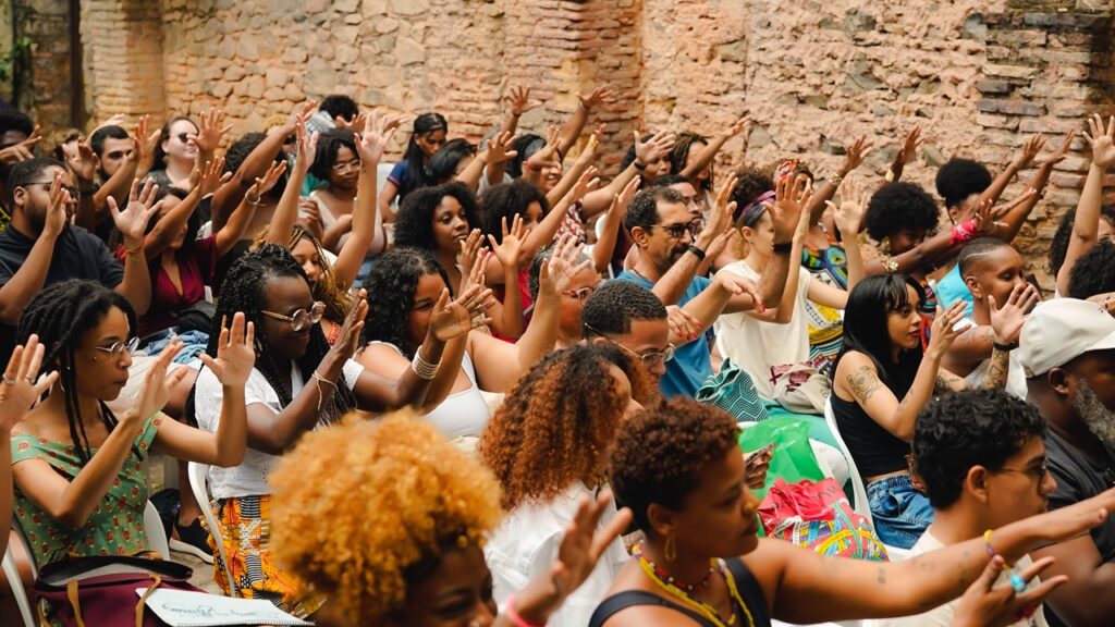 Slam das Minas Bahia lança cartilha inédita e inicia comemorações de 9 anos em Salvador