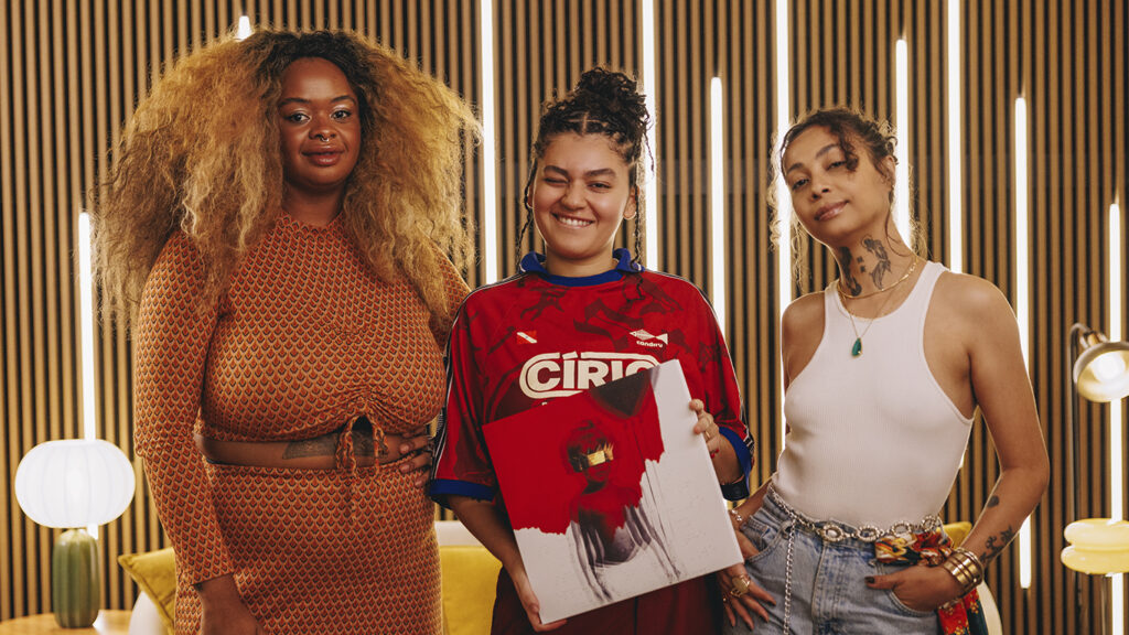 Tássia Reis e Alt Niss destacam “ANTI” de Rihanna no RE-VERSO