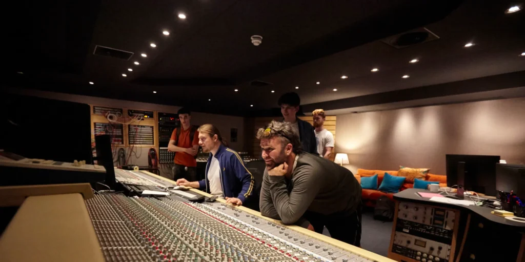 Abbey Road Institute Mumbai e Bay Owl Studios anunciam bolsa voltada a mulheres