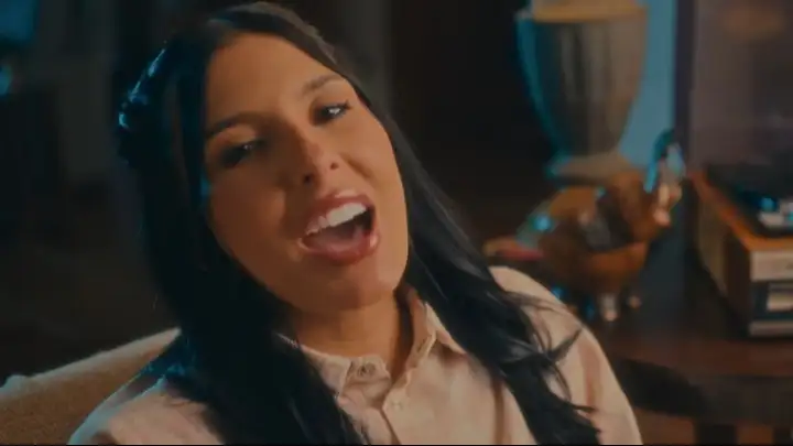 Ana Castela viraliza ao dizer "É que eu não faço bet" durante lançamento do álbum