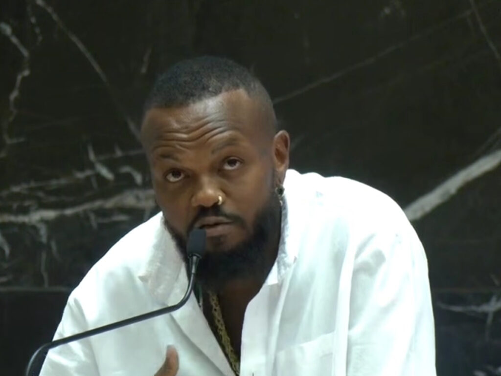 Assembleia Legislativa de MG homenageia Djonga e destaca cultura hip hop