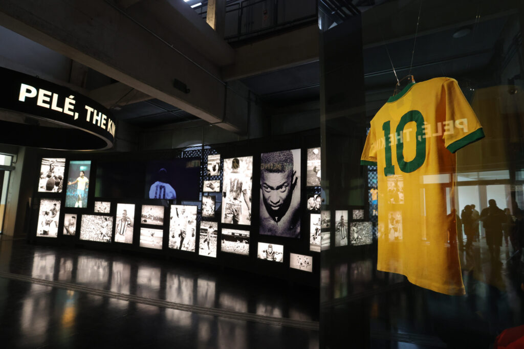 Camisa do Pelé da final da Copa de 70 volta ao Museu do Futebol
