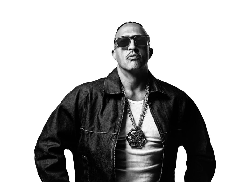 Mano Brown entra no line-up do C6 Fest 2026 para substituir Dijon