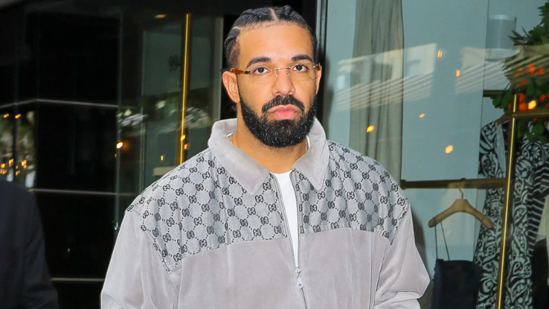 Drake emplaca o disco "ICEMAN" em primeiro lugar na Billboard pela terceira semana e se aproxima de recorde absoluto em 2026