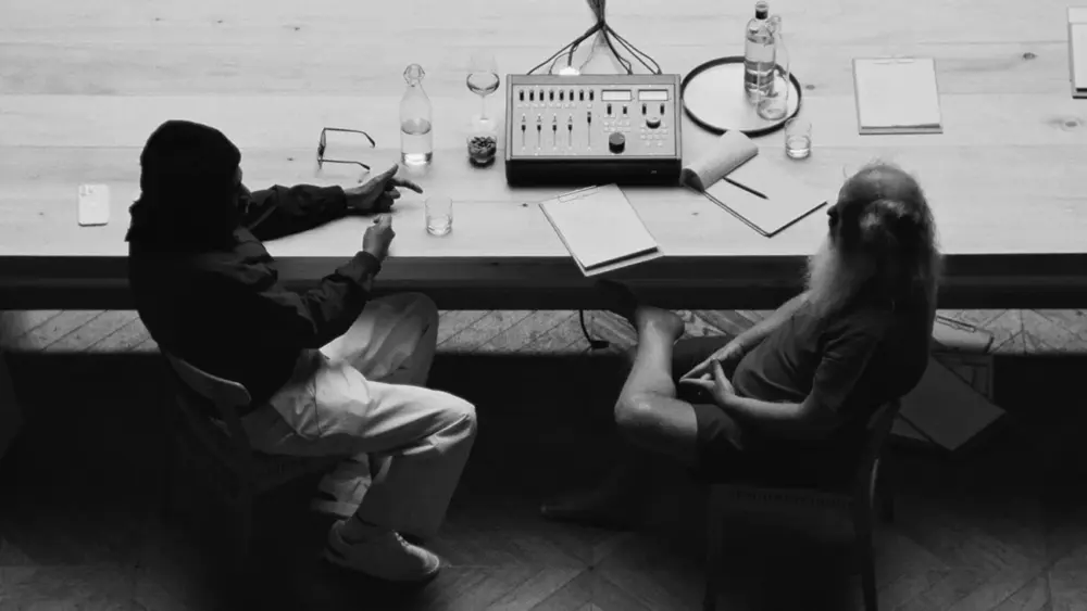 Jay-Z senta com Rick Rubin para explorar processos criativos