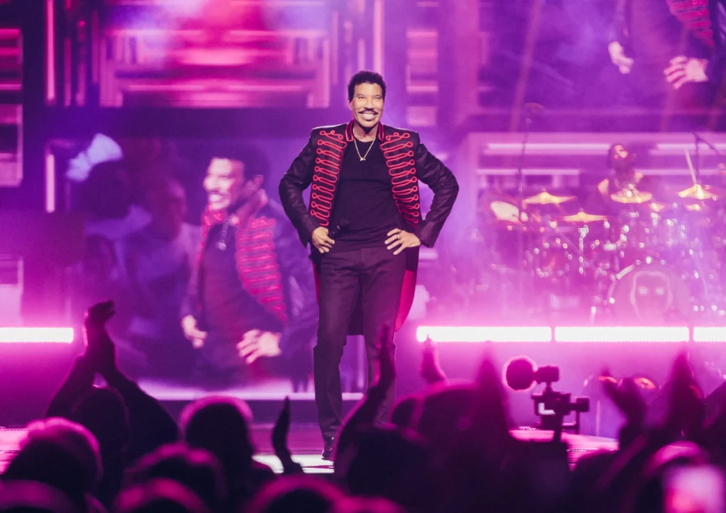 Lionel Richie registra pedidos de marca para proteger sua voz contra clonagem por IA